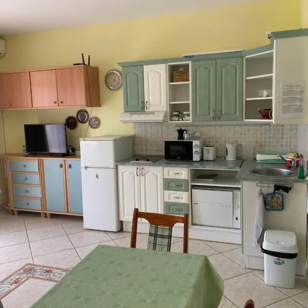 Hunor Hortenzia Appartement *